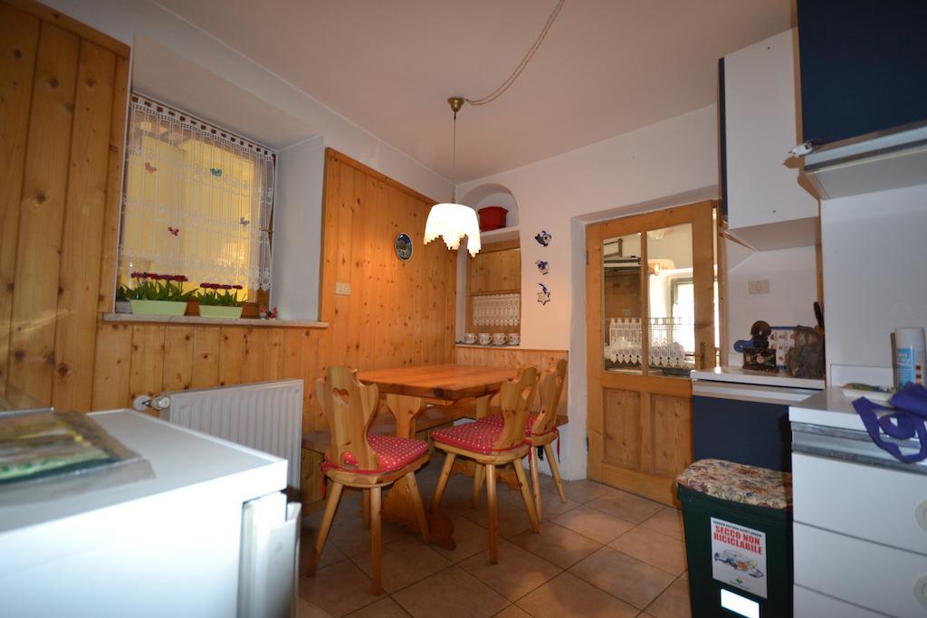B&B La Tana Dell'Orso - Die Baerenhoehle Castello-Molina di Fiemme Habitación foto